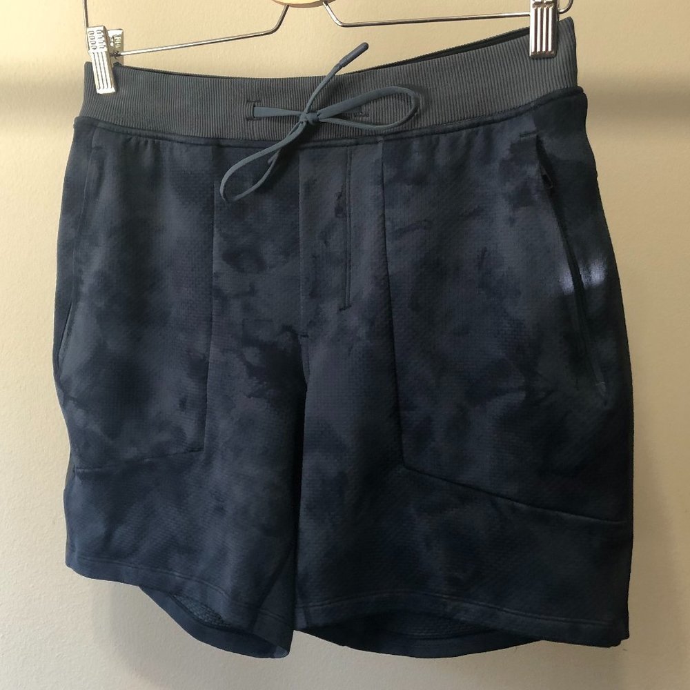 Lululemon Textured Tech Short. Small. Blue ice dye. 6" inseam